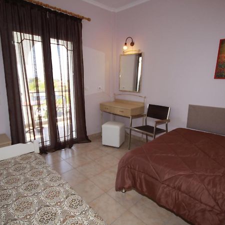 Zephyros Rooms Ormos Panagias Exterior foto